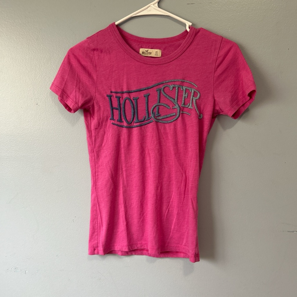 Hollister Fuchsia Short Sleeve Tee I’m